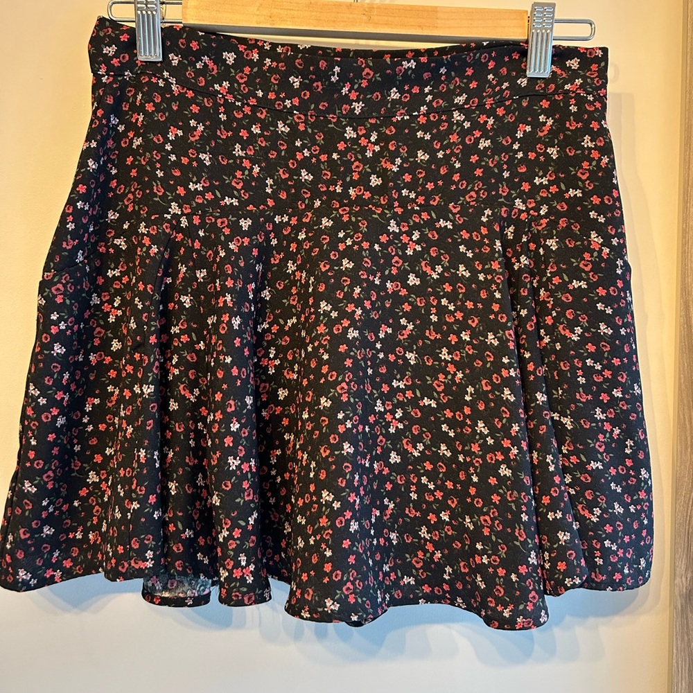 Zara Black and Red Floral Skater Skirt
